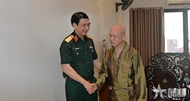 General Phan Van Giang visits former military leaders